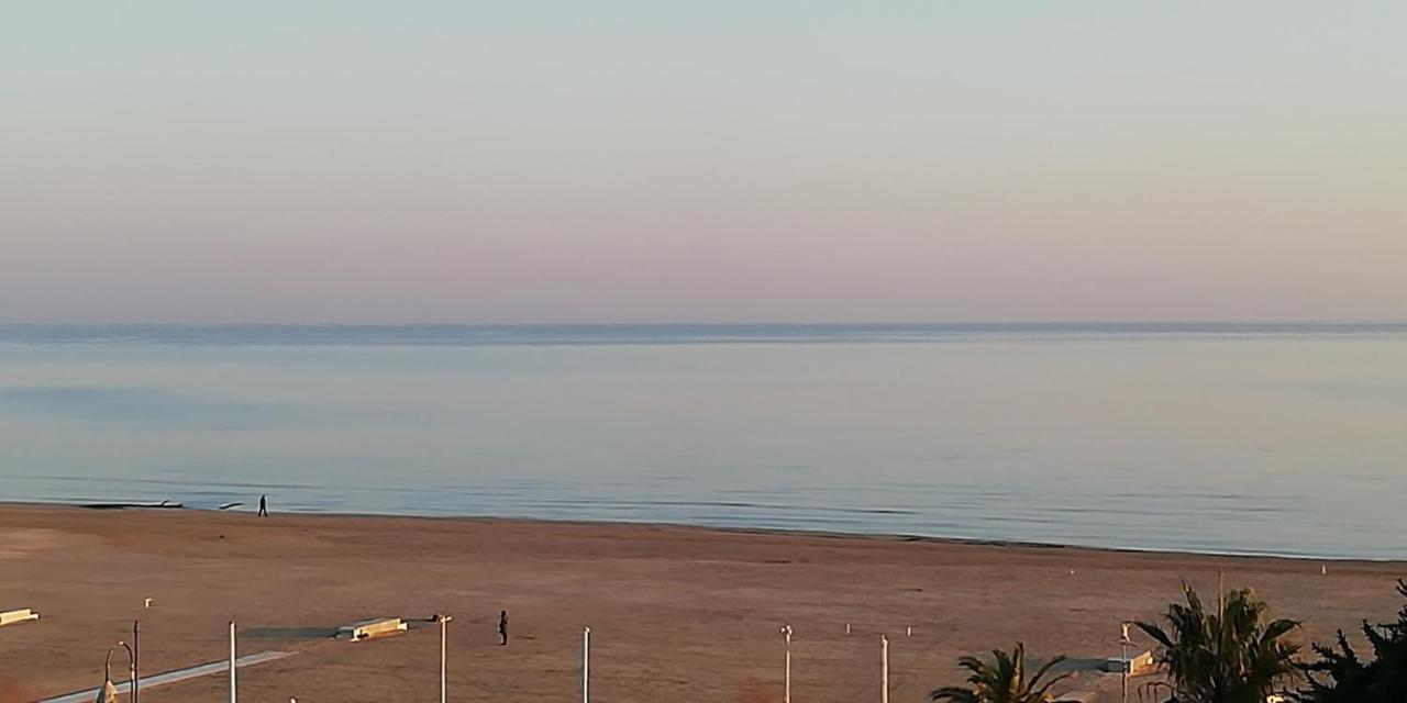 Apartamento Brezza Da Mare Rímini Exterior foto