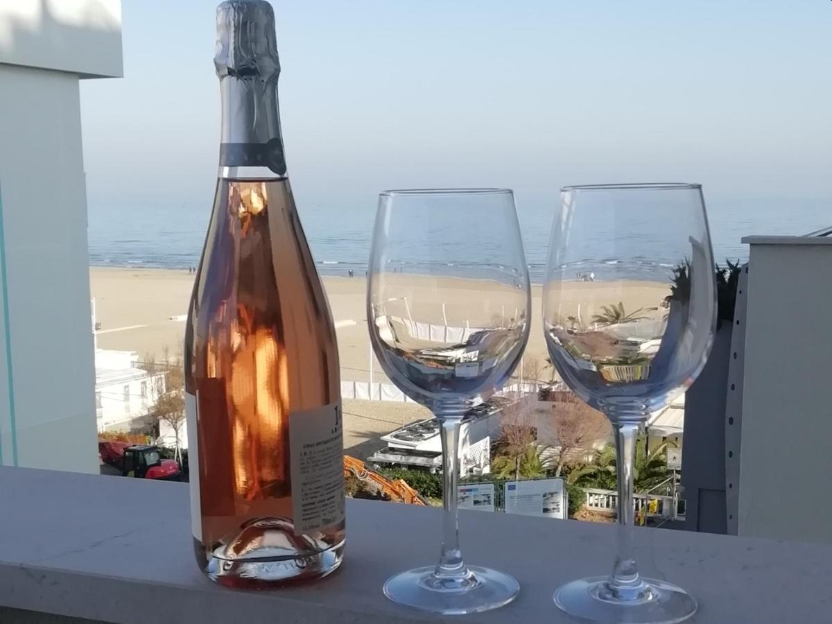 Apartamento Brezza Da Mare Rímini Exterior foto
