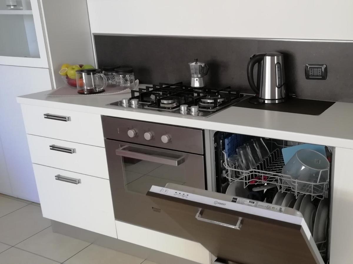 Apartamento Brezza Da Mare Rímini Exterior foto