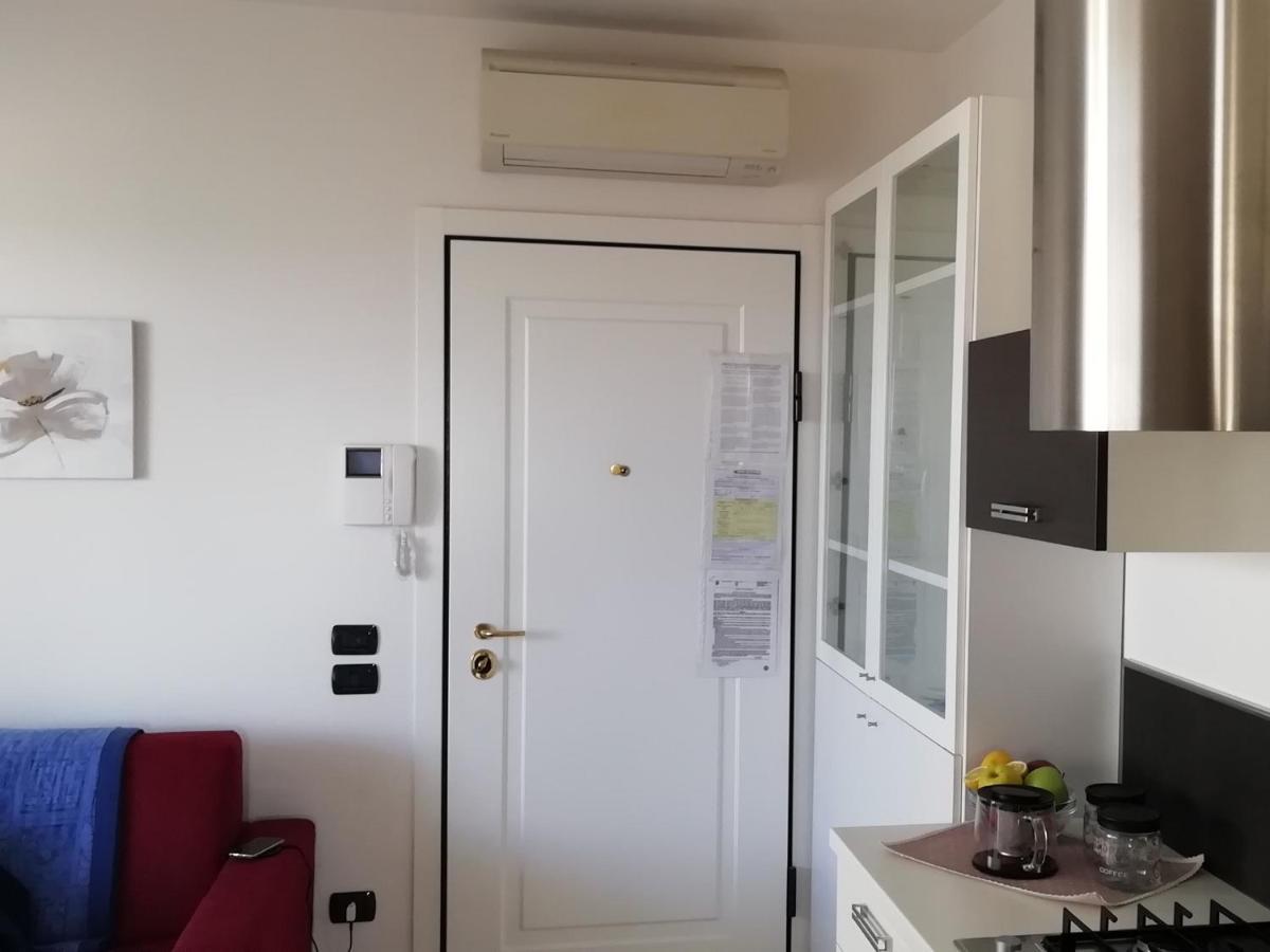 Apartamento Brezza Da Mare Rímini Exterior foto