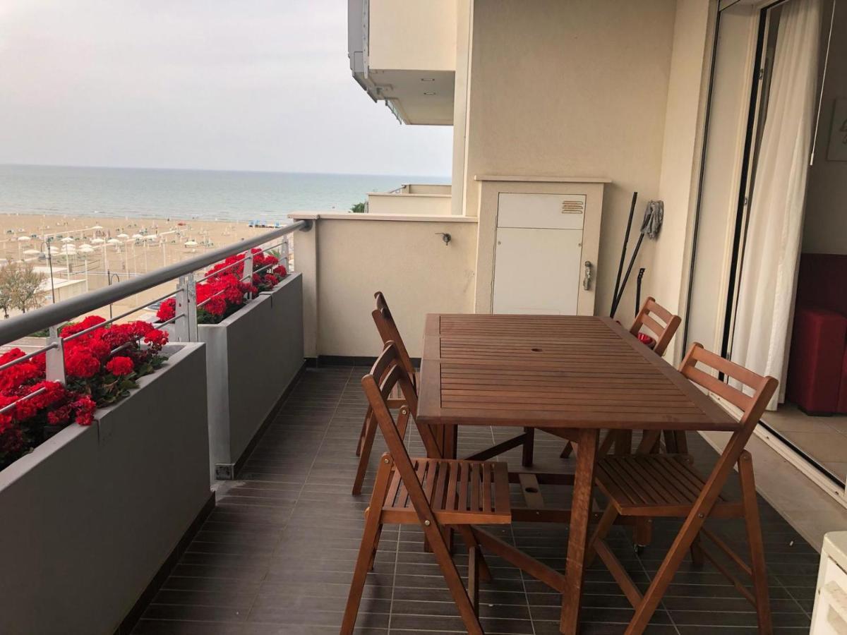 Apartamento Brezza Da Mare Rímini Exterior foto