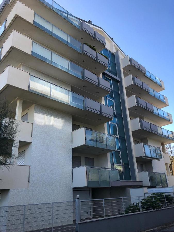 Apartamento Brezza Da Mare Rímini Exterior foto